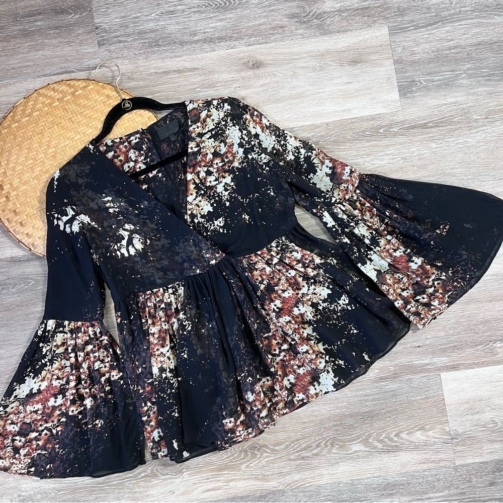 Intermix 100% silk‎ art to wear witchy bell sleeve blouse button back